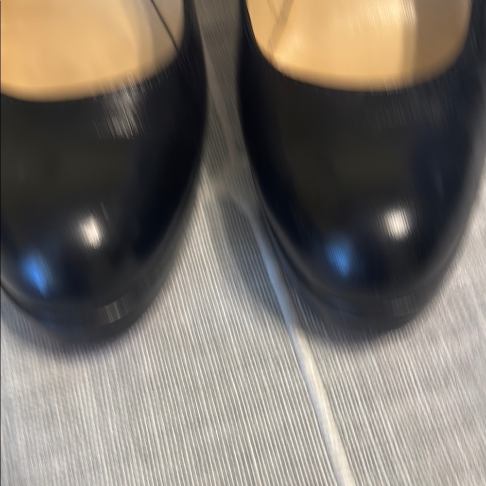 Christian Louboutin classic black pumps - Picture 3 of 8